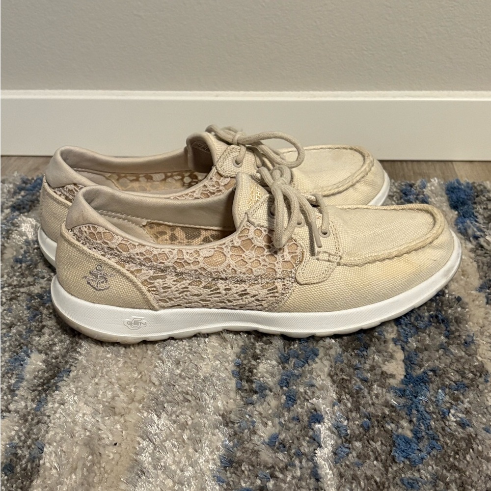 Dockers Women's Lace-Up Sneakers - Cream and Tan
